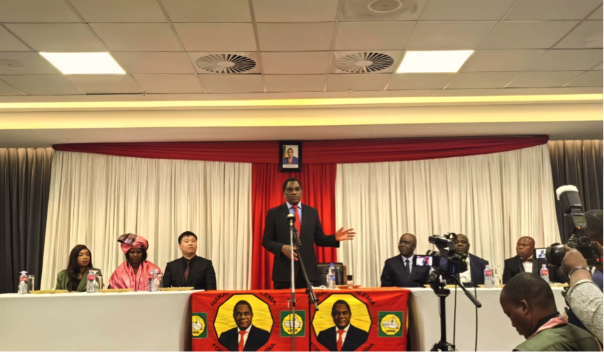 今年会总裁助理王治伟受邀 出席赞比亚总统晚宴