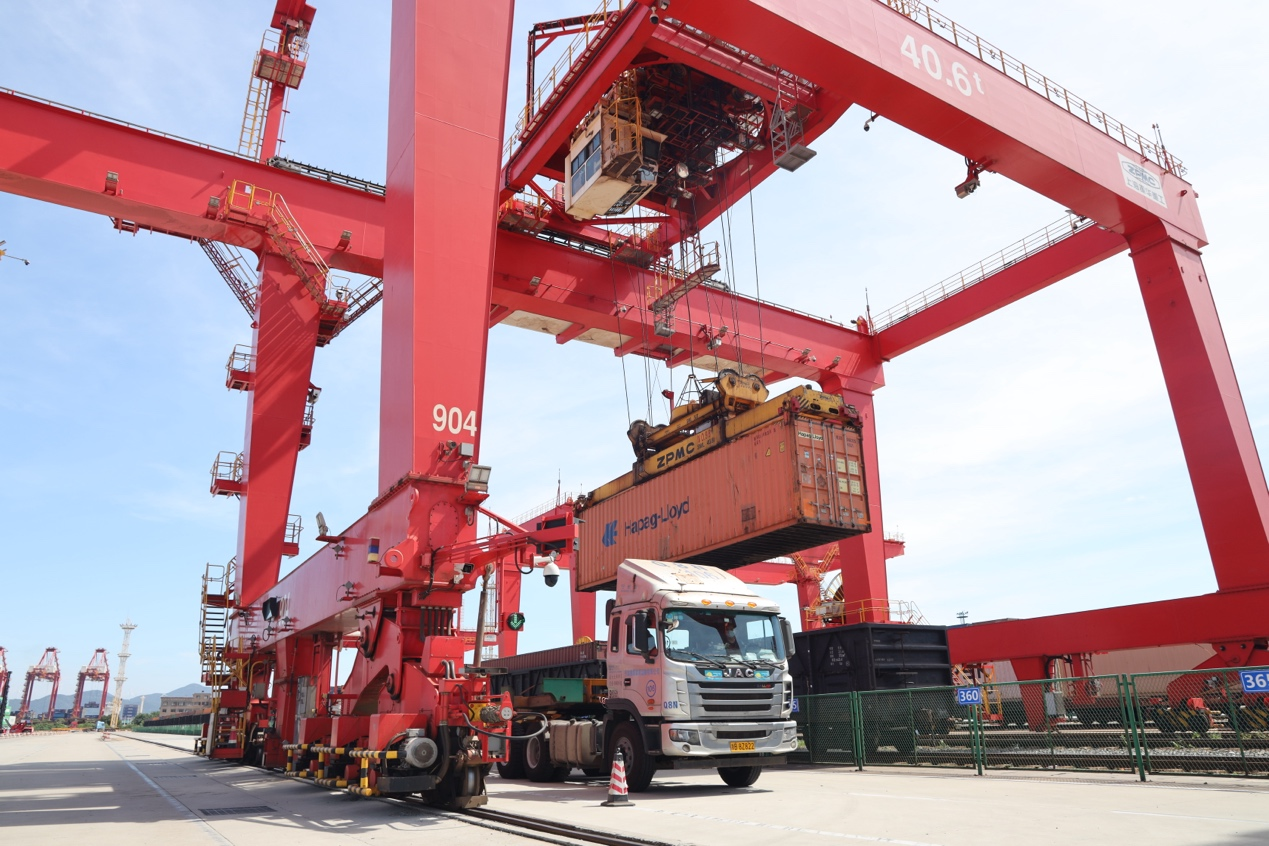 今年会津巴布韦Bikita矿山首批透锂长石精矿到港