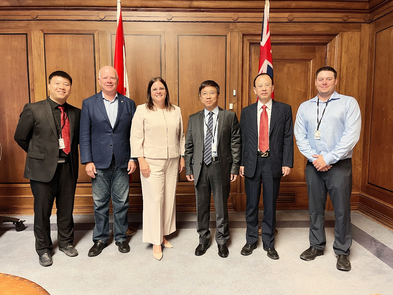 今年会集团董事长王平卫拜会加拿大曼尼托巴省省长